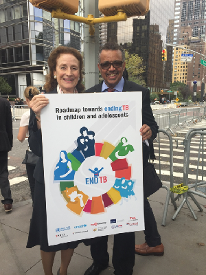 Henriette Fore, Executive Director, UNICEF, and Tedros Adhanom Ghebreyesus, Director-General, WHO, holding the Roadmap poster