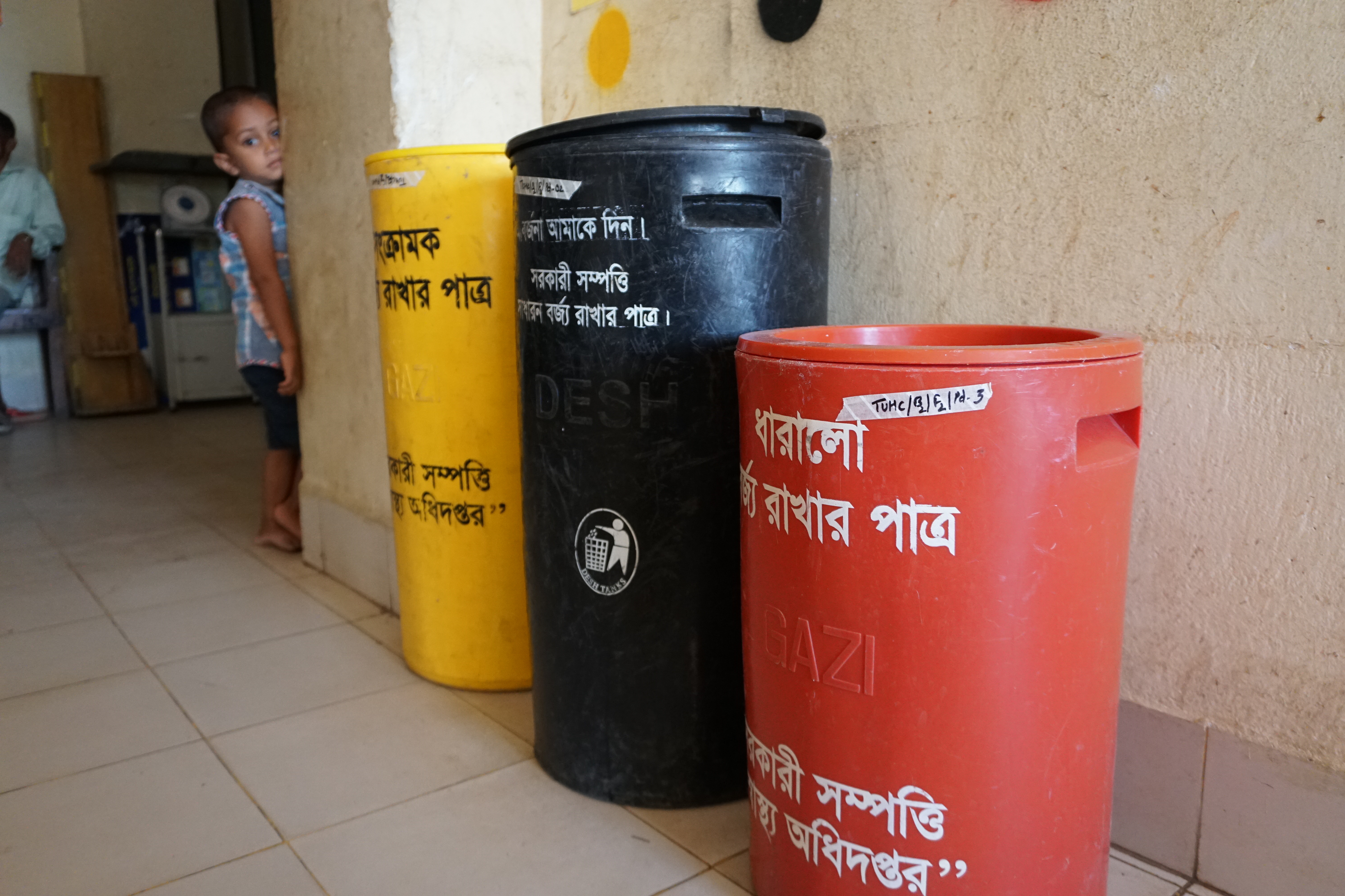 WASH FIT recommends the availability of waste segregation bins at health facilities (WHO Bangladesh/Tatiana Almeida)