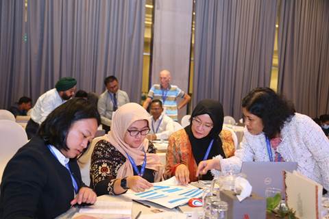 Delegasi Indonesia berdiskusi dengan NPO WHO